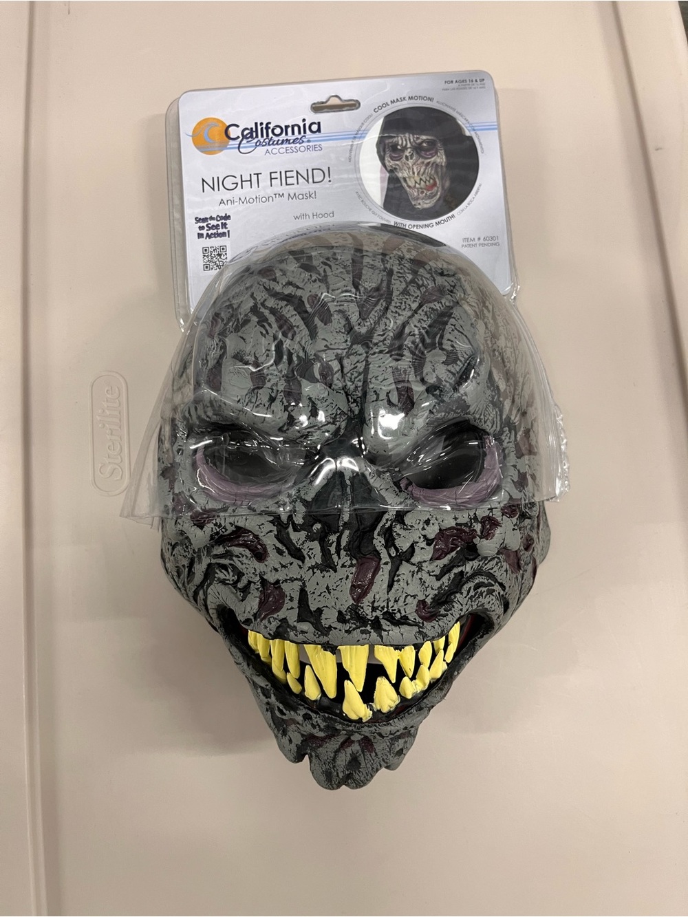 California Costumes Night Fiend Ani-Motion Mask - Gray, Purple, Yellow